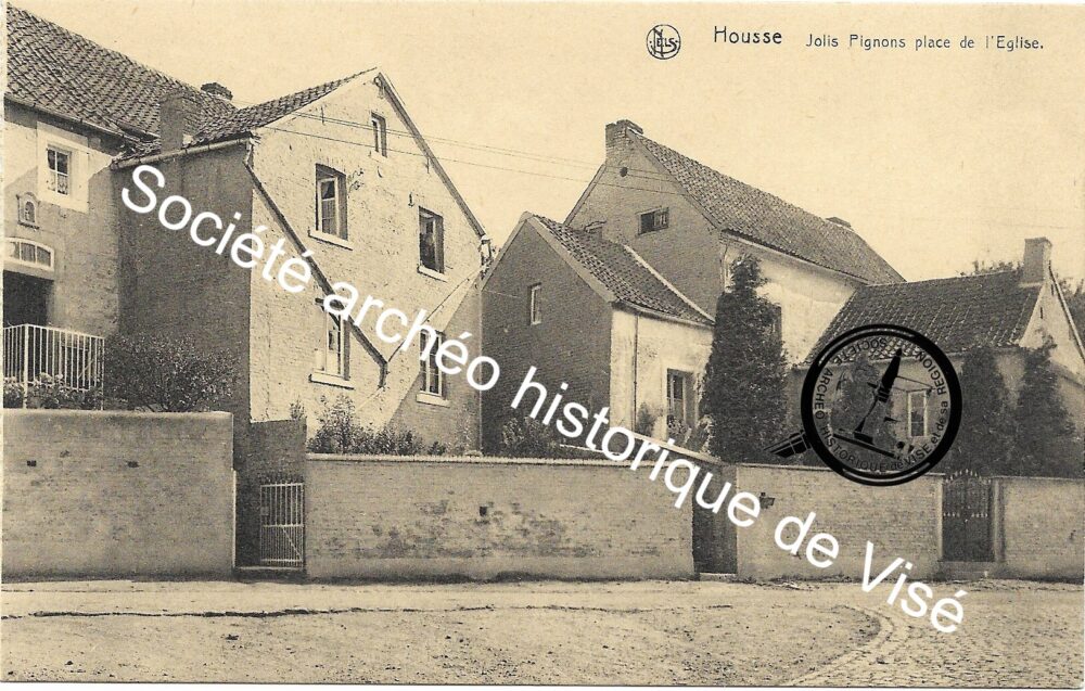 carte postale - Housse "Jolis Pignons place de l'Eglise"