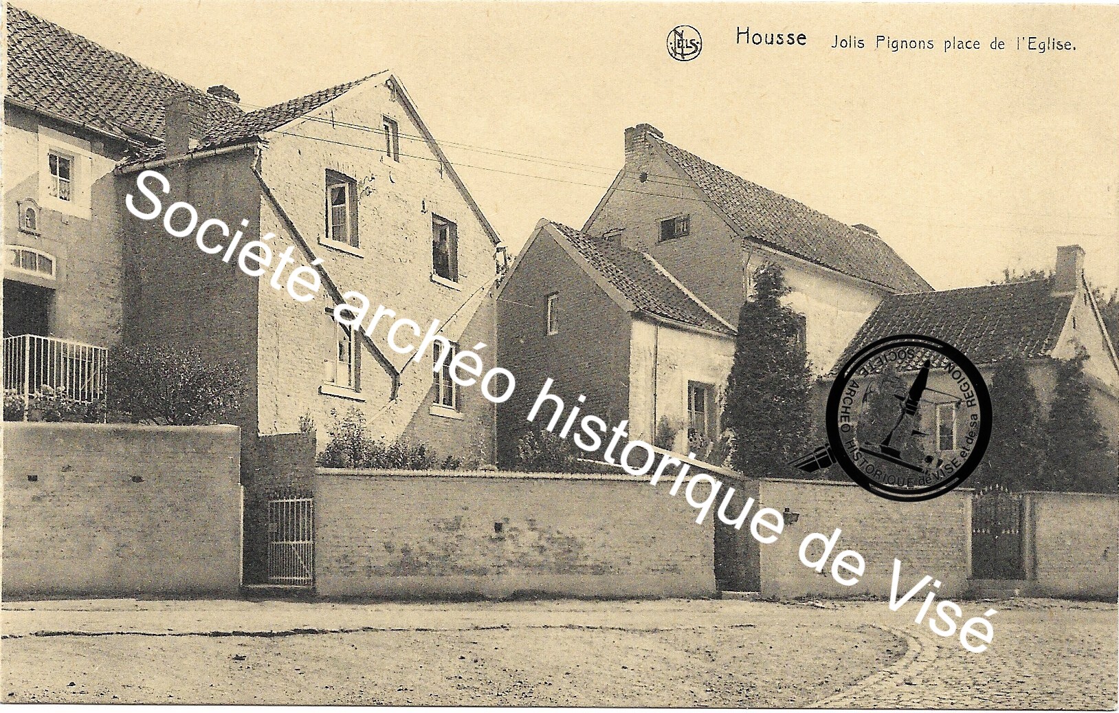 carte postale - Housse "Jolis Pignons place de l'Eglise"